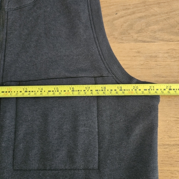 Tasc Performance Legendary Fleece Vest Black Size Medium Hiking Outdoor Active - Picture 10 of 12